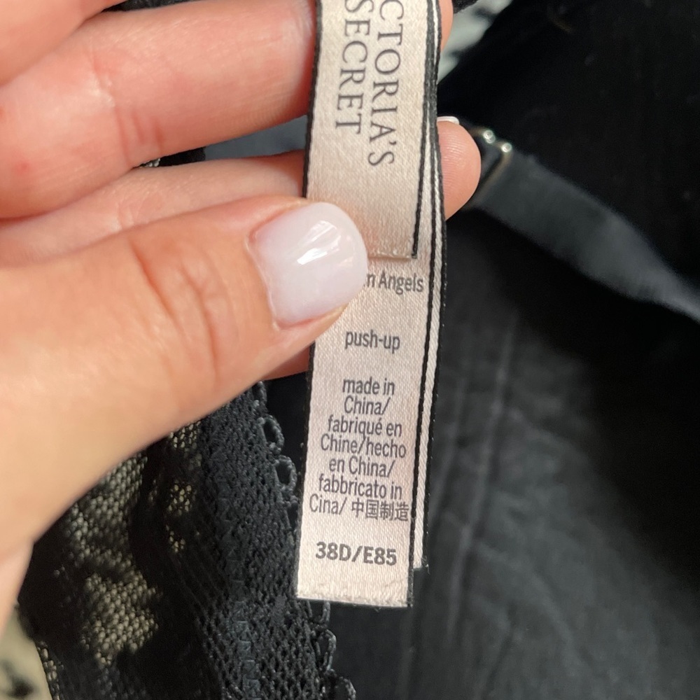 VS push up bra with lace detailing 38D - Picture 5 of 6